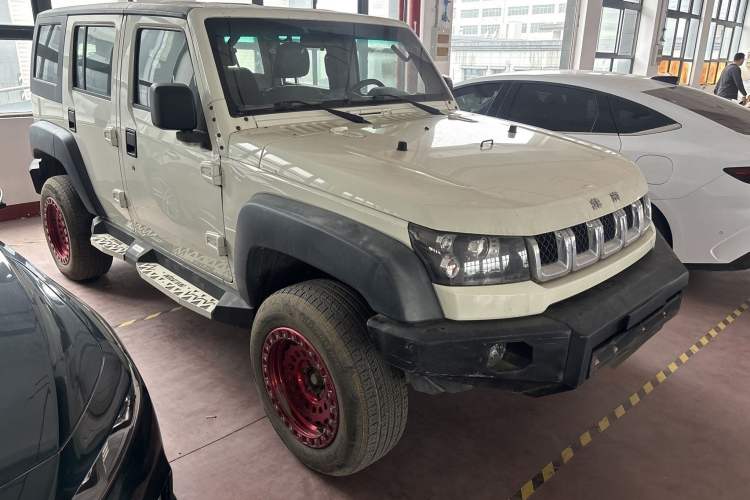 Used BAIC Off-Road BJ40 2016 40L 2.3T Automatic All-Wheel Drive Premium Edition Exterior 1