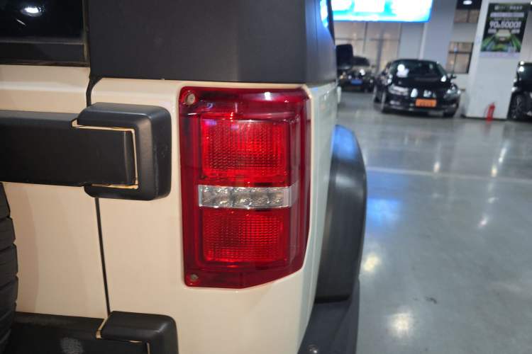 Used BAIC Off-Road BJ40 2016 40L 2.0T Manual All-Wheel Drive Prestige Edition Exterior 1