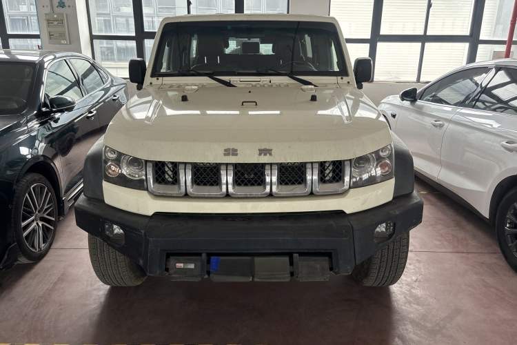 Used BAIC Off-Road BJ40 2016 40L 2.3T Automatic All-Wheel Drive Premium Edition Exterior 2