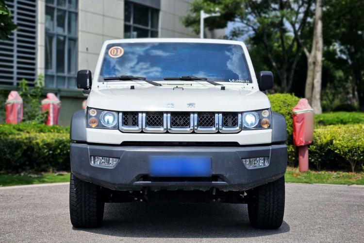 Used BAIC Off-Road BJ40 2016 40L 2.3T Automatic All-Wheel Drive Premium Edition Exterior 2