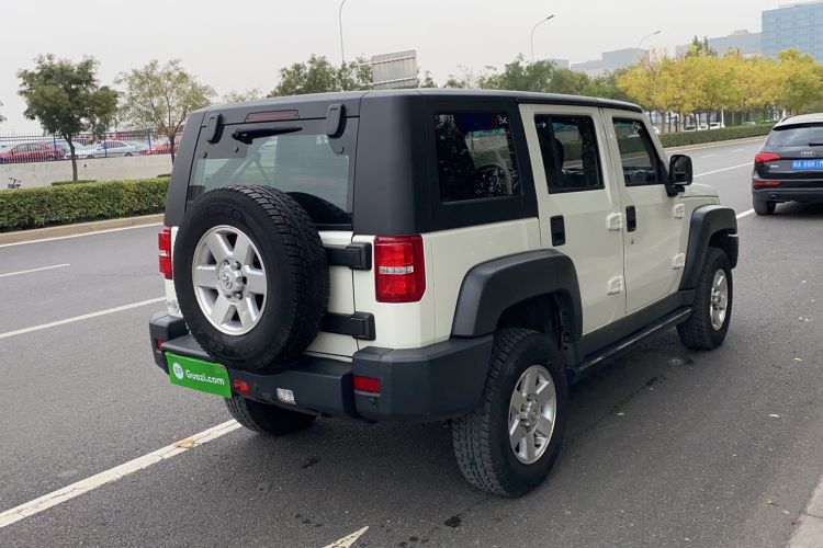 Used BAIC Off-Road BJ40 2016 40L 2.0T Manual Two-Wheel Drive Luxury Edition Exterior 3