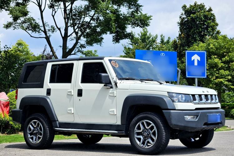 Used BAIC Off-Road BJ40 2016 40L 2.3T Automatic All-Wheel Drive Premium Edition Exterior 3