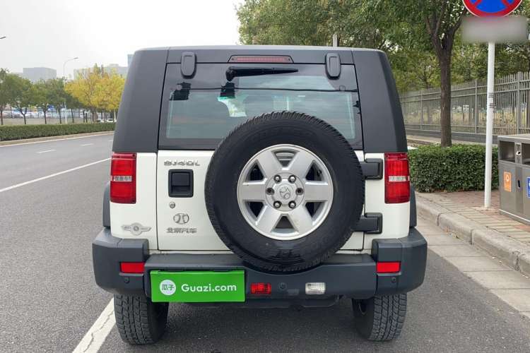 Used BAIC Off-Road BJ40 2016 40L 2.0T Manual Two-Wheel Drive Luxury Edition Exterior 4