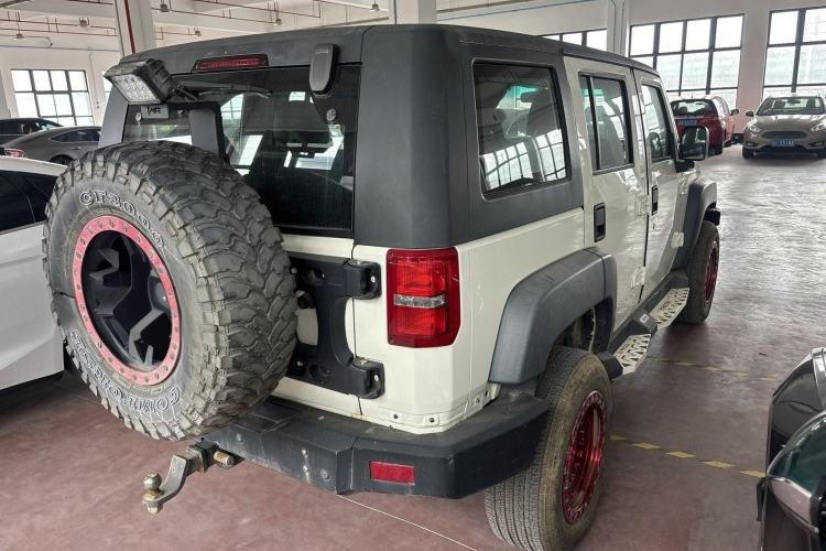 Used BAIC Off-Road BJ40 2016 40L 2.3T Automatic All-Wheel Drive Premium Edition Exterior 4