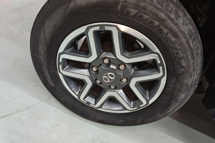 Used BAIC Off-Road BJ40 2016 40L 2.3T Automatic All-Wheel Drive Premium Edition Exterior 5