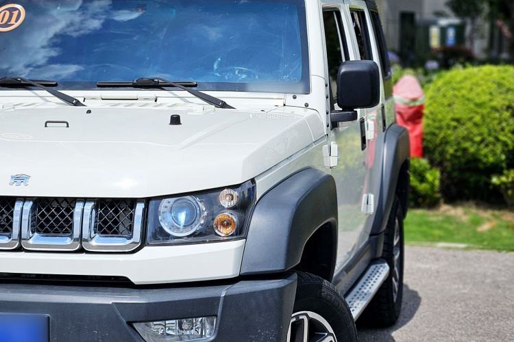 Used BAIC Off-Road BJ40 2016 40L 2.3T Automatic All-Wheel Drive Premium Edition Exterior 8