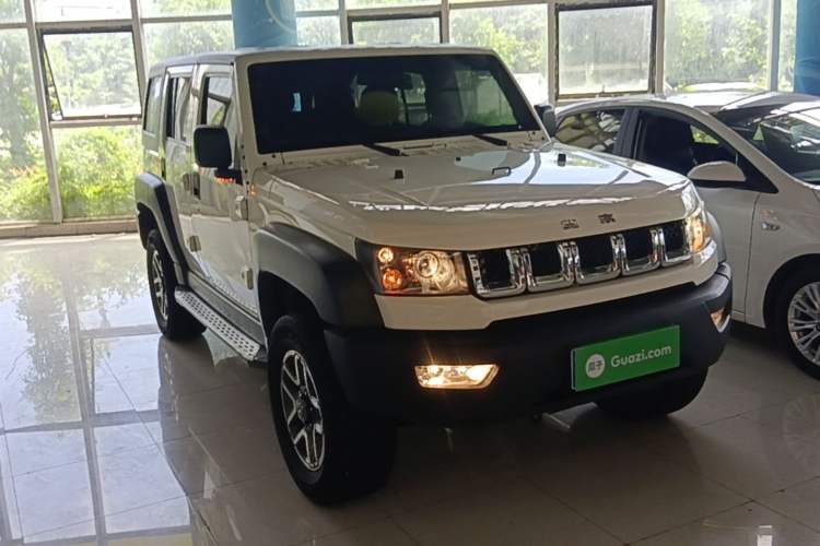 Used BAIC Off-Road BJ40 2016 40L 2.3T Automatic All-Wheel Drive Premium Edition Front Right 45 Deg
