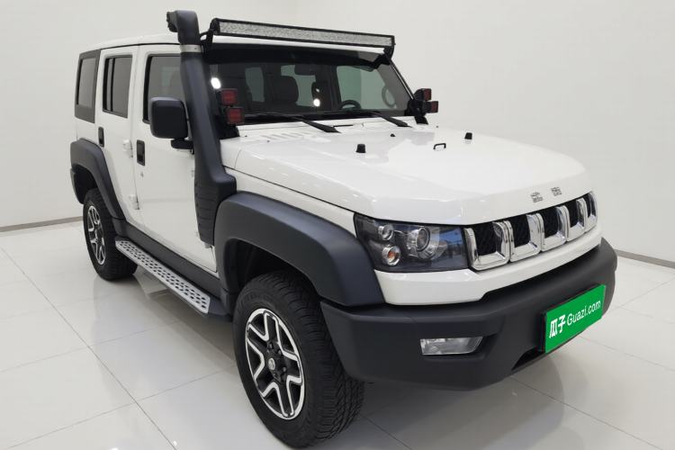 Used BAIC Off-Road BJ40 2016 40L 2.3T Automatic All-Wheel Drive Premium Edition Front Right 45 Deg