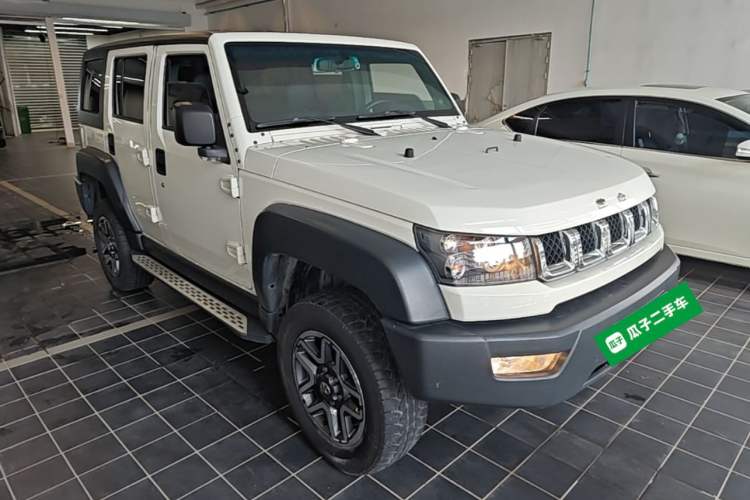 Used BAIC Off-Road BJ40 2016 40L 2.3T Automatic All-Wheel Drive Premium Edition Front Right 45 Deg