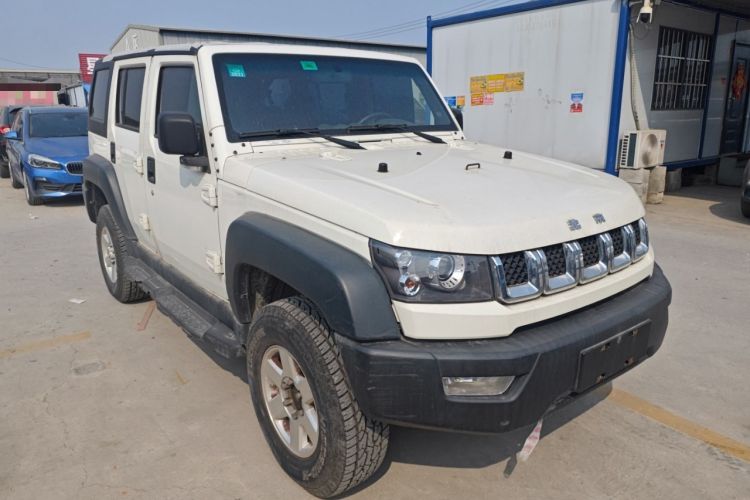 Used BAIC Off-Road BJ40 2016 40L 2.0T Manual Two-Wheel Drive Luxury Edition Front Right 45 Deg