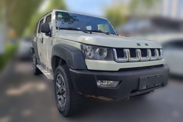 Used BAIC Off-Road BJ40 2016 40L 2.3T Automatic All-Wheel Drive Premium Edition Front Right 45 Deg