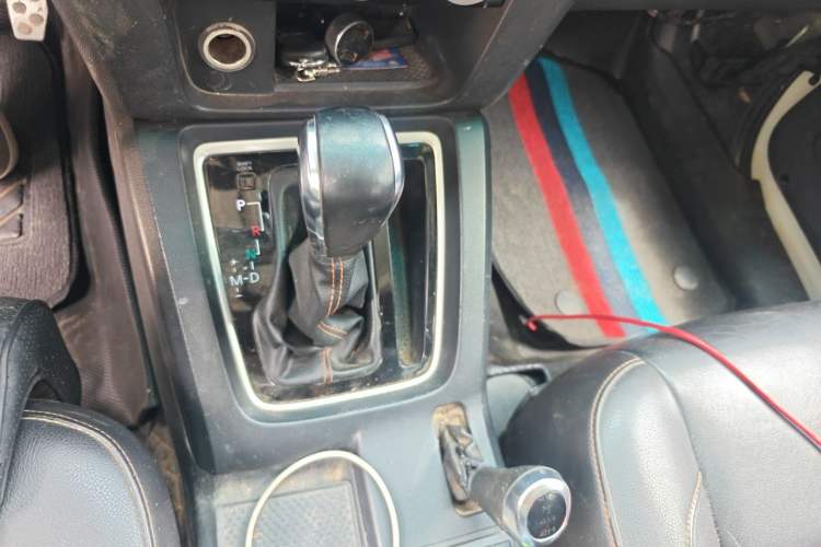 Used BAIC Off-Road BJ40 2016 40L 2.3T Automatic All-Wheel Drive Premium Edition Gear Lever