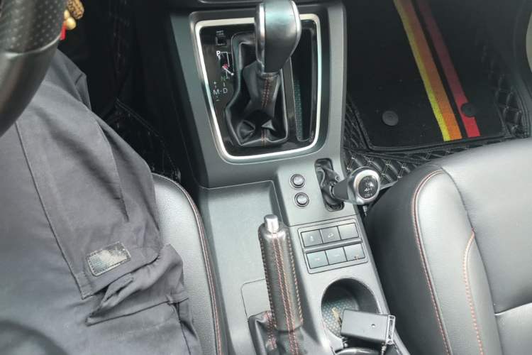 Used BAIC Off-Road BJ40 2016 40L 2.3T Automatic All-Wheel Drive Premium Edition Gear Lever