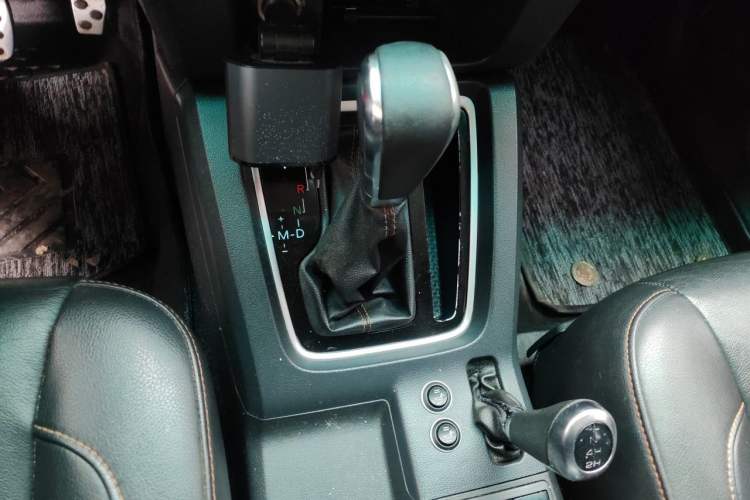 Used BAIC Off-Road BJ40 2016 40L 2.3T Automatic All-Wheel Drive Premium Edition Gear Lever