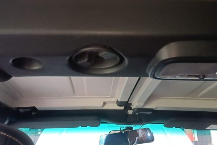 Used BAIC Off-Road BJ40 2016 40L 2.3T Automatic All-Wheel Drive Premium Edition Headliner