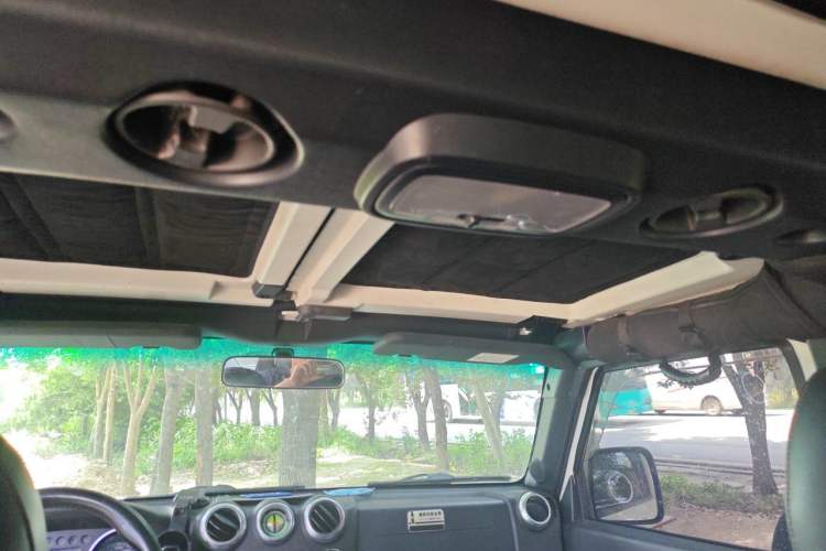 Used BAIC Off-Road BJ40 2016 40L 2.3T Automatic All-Wheel Drive Premium Edition Headliner