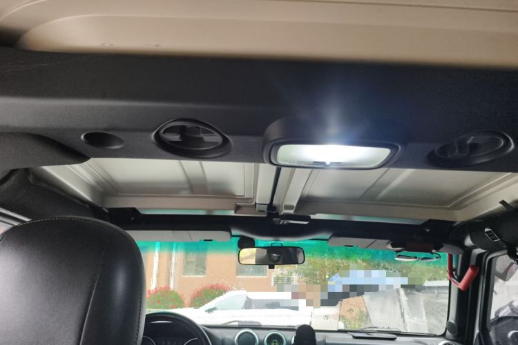 Used BAIC Off-Road BJ40 2016 40L 2.3T Automatic All-Wheel Drive Premium Edition Headliner