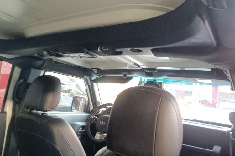 Used BAIC Off-Road BJ40 2016 40L 2.3T Automatic All-Wheel Drive Premium Edition Headliner