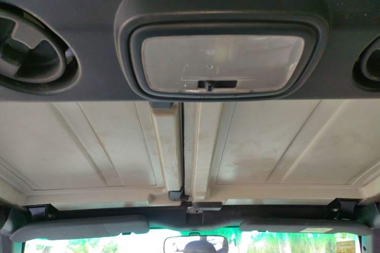 Used BAIC Off-Road BJ40 2016 40L 2.3T Automatic All-Wheel Drive Premium Edition Headliner