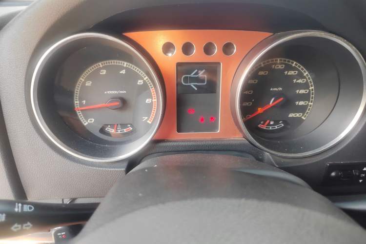 Used BAIC Off-Road BJ40 2016 40L 2.3T Automatic Two-Wheel Drive Prestige Edition Instrument Cluster