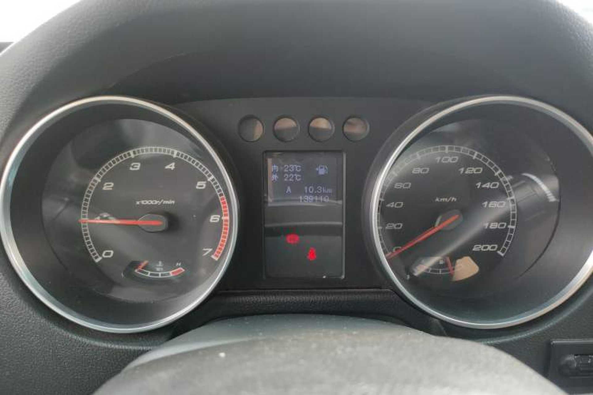 Used BAIC Off-Road BJ40 2016 40L 2.0T Manual All-Wheel Drive Prestige Edition Instrument Cluster