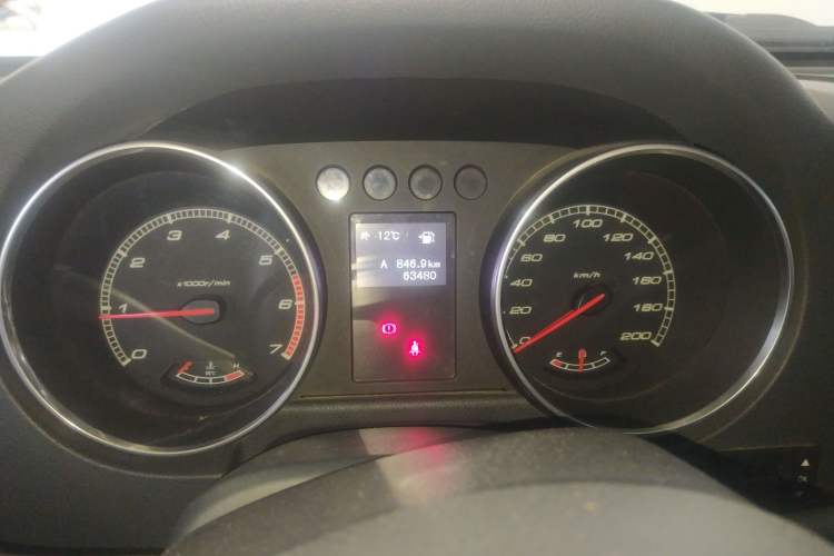 Used BAIC Off-Road BJ40 2016 40L 2.0T Manual Two-Wheel Drive Luxury Edition Instrument Cluster