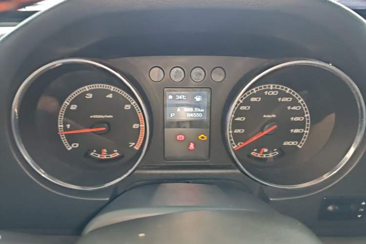 Used BAIC Off-Road BJ40 2016 40L 2.3T Automatic All-Wheel Drive Premium Edition Instrument Cluster