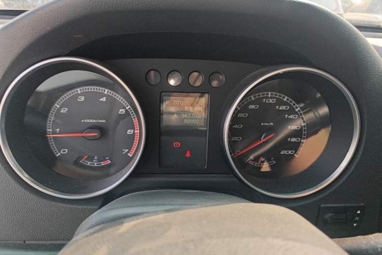 Used BAIC Off-Road BJ40 2016 40L 2.0T Manual Two-Wheel Drive Luxury Edition Instrument Cluster