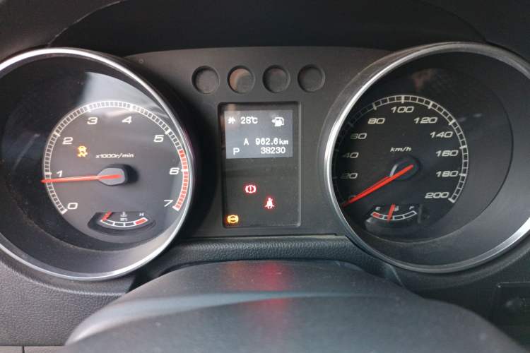 Used BAIC Off-Road BJ40 2016 2.3T Automatic Two-Wheel Drive Prestige Edition Instrument Cluster