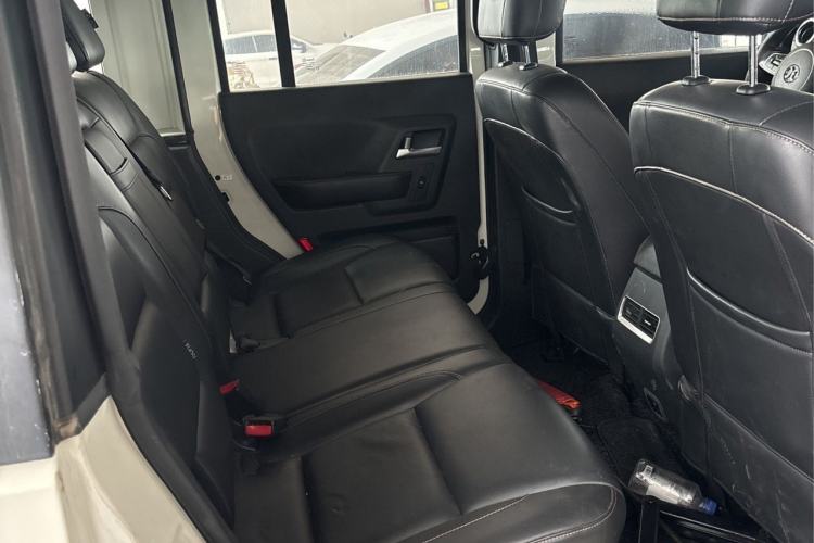 Used BAIC Off-Road BJ40 2016 40L 2.3T Automatic All-Wheel Drive Premium Edition Interior 1