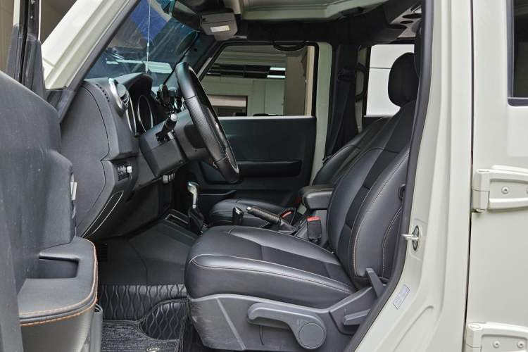 Used BAIC Off-Road BJ40 2016 40L 2.3T Automatic All-Wheel Drive Premium Edition Interior 1