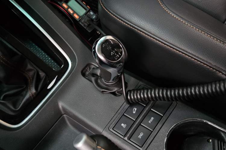 Used BAIC Off-Road BJ40 2016 40L 2.3T Automatic All-Wheel Drive Premium Edition Interior 12