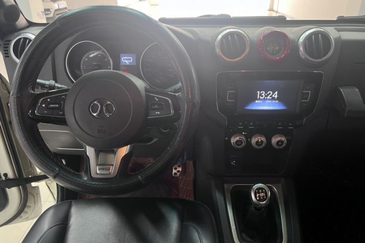 Used BAIC Off-Road BJ40 2016 2.0T Manual Two-Wheel Drive Prestige Edition Interior 2