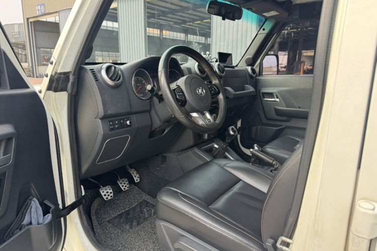Used BAIC Off-Road BJ40 2016 40L 2.0T Manual All-Wheel Drive Prestige Edition Interior 2
