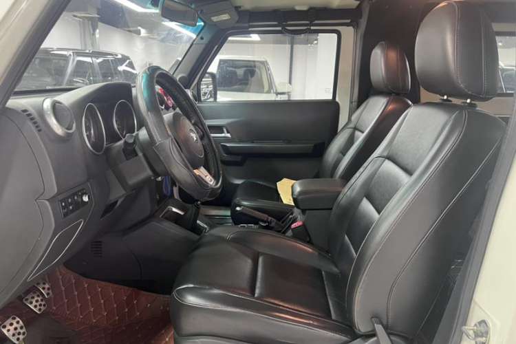 Used BAIC Off-Road BJ40 2016 2.0T Manual Two-Wheel Drive Prestige Edition Interior 3
