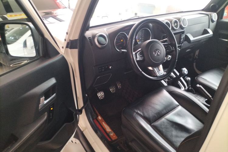 Used BAIC Off-Road BJ40 2016 40L 2.3T Manual All-Wheel Drive Prestige Edition Interior 3