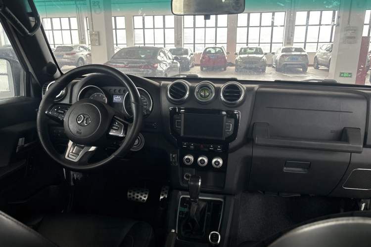 Used BAIC Off-Road BJ40 2016 40L 2.3T Automatic All-Wheel Drive Premium Edition Interior 3