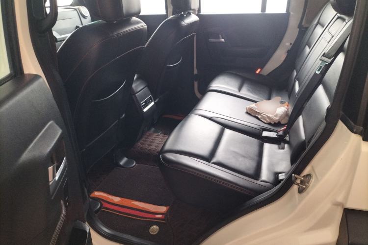 Used BAIC Off-Road BJ40 2016 40L 2.3T Manual All-Wheel Drive Prestige Edition Interior 4