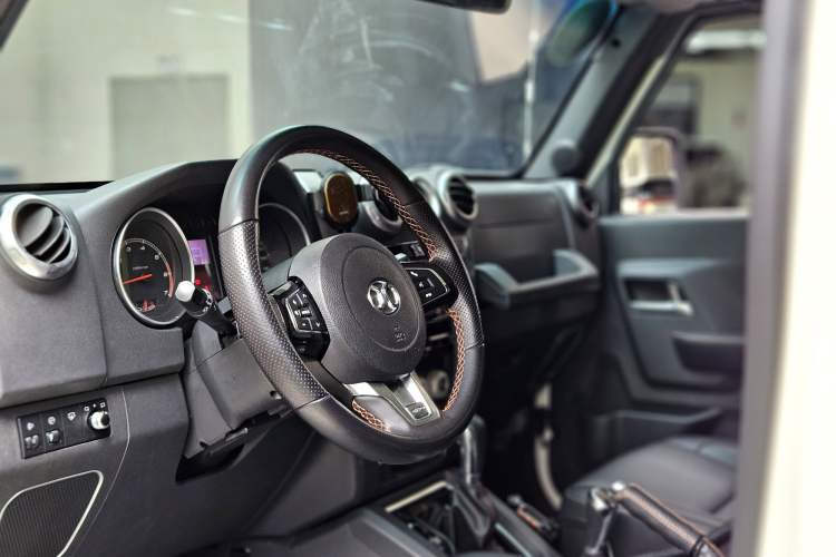 Used BAIC Off-Road BJ40 2016 40L 2.3T Automatic All-Wheel Drive Premium Edition Interior 5