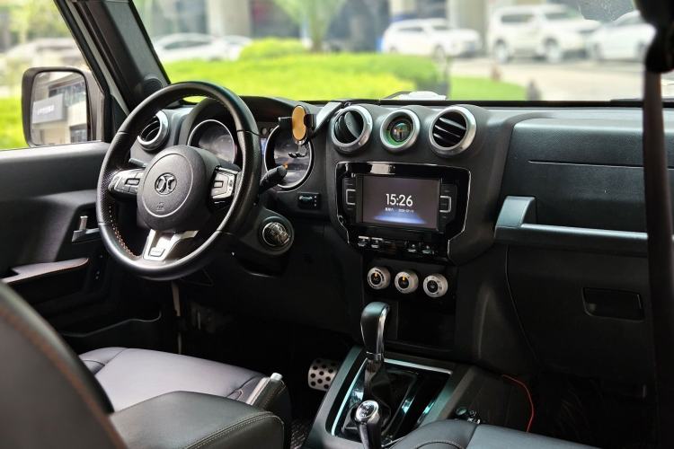 Used BAIC Off-Road BJ40 2016 40L 2.3T Automatic All-Wheel Drive Premium Edition Interior 6