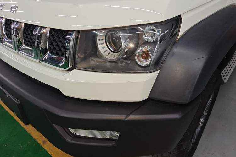 Used BAIC Off-Road BJ40 2016 40L 2.3T Automatic All-Wheel Drive Premium Edition Left Front Headlight