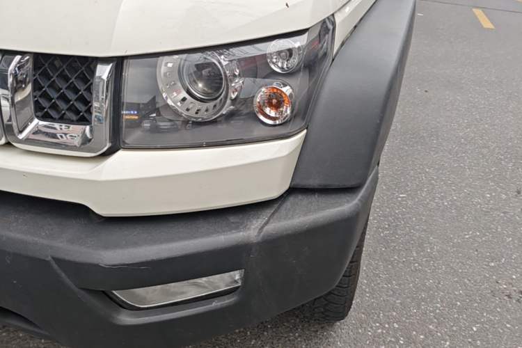Used BAIC Off-Road BJ40 2016 40L 2.3T Automatic All-Wheel Drive Premium Edition Left Front Headlight