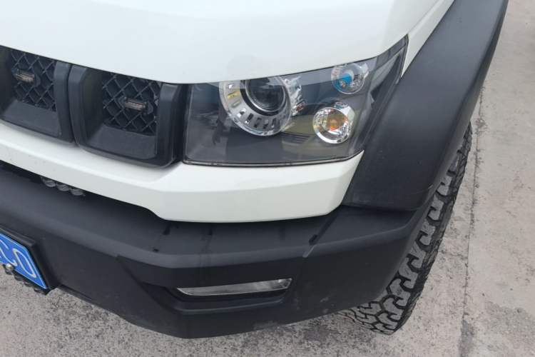 Used BAIC Off-Road BJ40 2016 40L 2.3T Automatic All-Wheel Drive Premium Edition Left Front Headlight