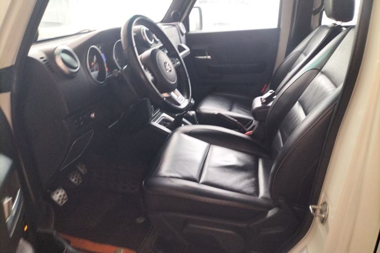 Used BAIC Off-Road BJ40 2016 40L 2.3T Manual All-Wheel Drive Prestige Edition Left Front Seat