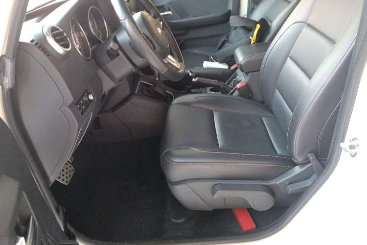 Used BAIC Off-Road BJ40 2016 40L 2.3T Automatic All-Wheel Drive Premium Edition Left Front Seat