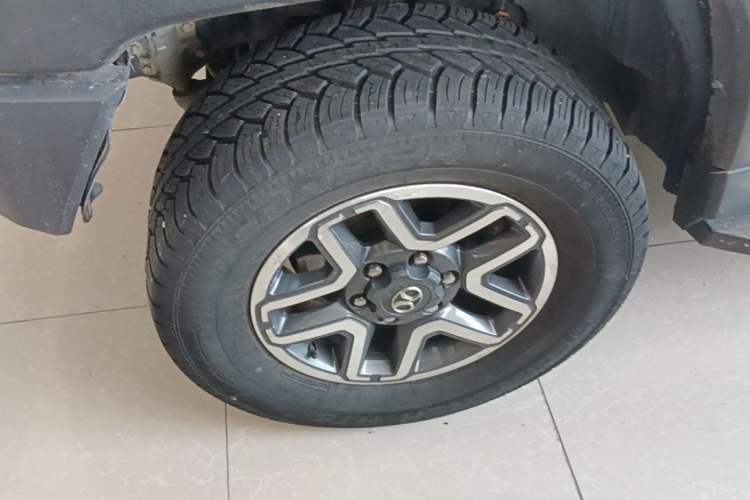 Used BAIC Off-Road BJ40 2016 40L 2.3T Automatic All-Wheel Drive Premium Edition Left Front Wheel Hub