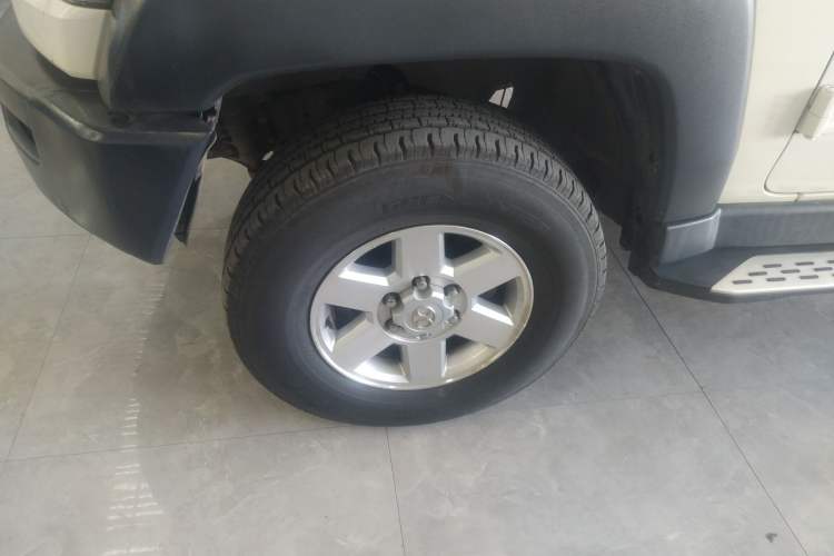 Used BAIC Off-Road BJ40 2016 40L 2.0T Manual Two-Wheel Drive Luxury Edition Left Front Wheel Hub