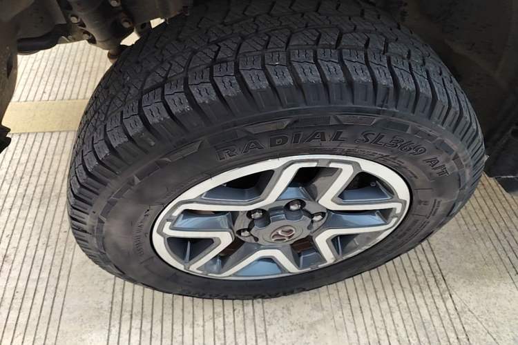 Used BAIC Off-Road BJ40 2016 40L 2.3T Automatic All-Wheel Drive Premium Edition Left Front Wheel Hub