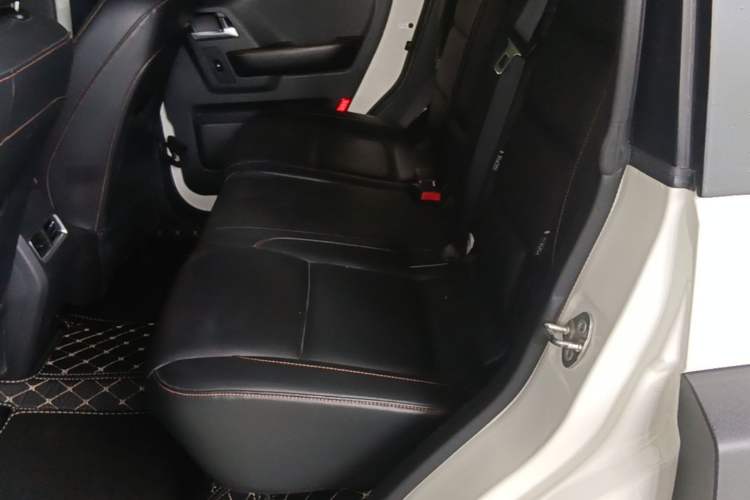 Used BAIC Off-Road BJ40 2016 40L 2.3T Automatic All-Wheel Drive Premium Edition Left Rear Seat