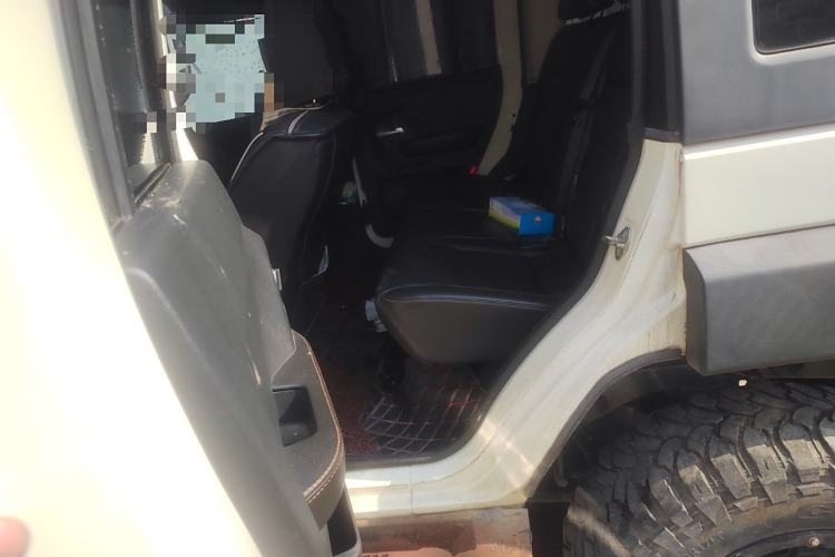 Used BAIC Off-Road BJ40 2016 40L 2.3T Automatic Two-Wheel Drive Prestige Edition Left Rear Seat